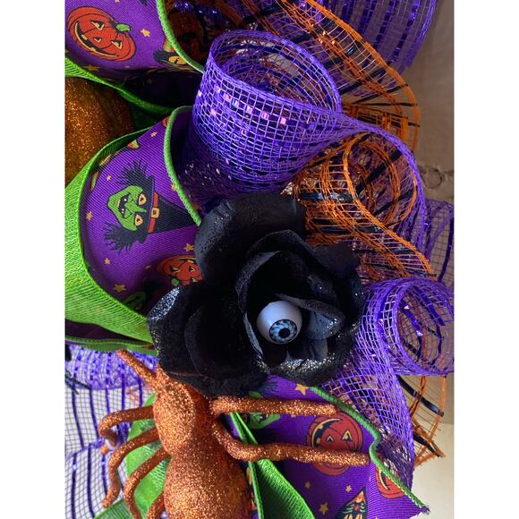 Black Cat Halloween Swag, Spooky Wall Décor Spooky Mesh Bow & Spider Accent - Picture 6 of 11